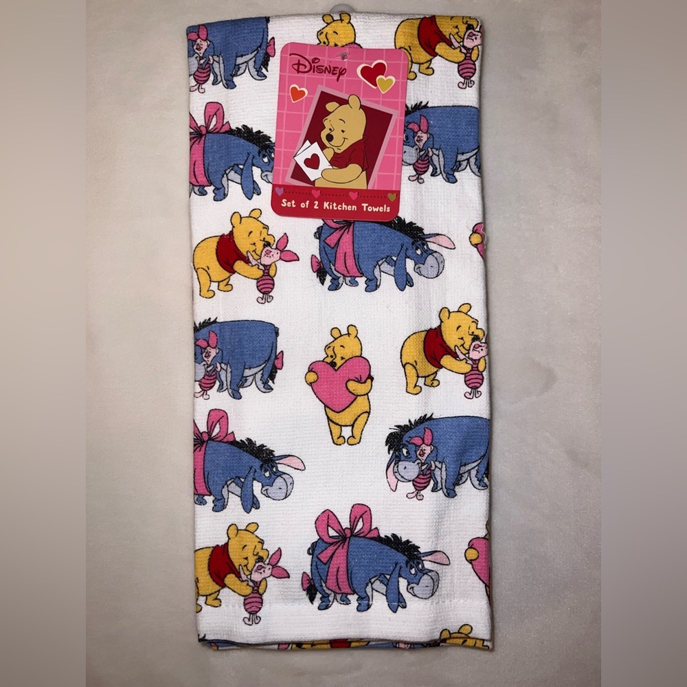 Disney Winnie the Pooh & Friends Valentine’s Kitchen Towels Set of 2 NWT - Picture 1 of 5